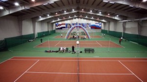 Дворец спорта с теннисными кортами