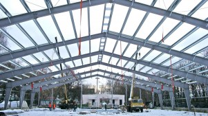 Металлический каркас здания для крытого теннисного корта